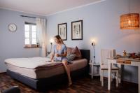 Pension Adele - Ruhig, direkt am Elberadweg & Badesee mit Balkon - B&B Dresda