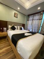 Hotel Soft Petal Near Janambhoomi - Best Rated Area 10 min Distance from Railway station - Chambres d’hôtes