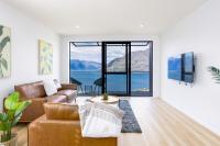 Stunning Lake Veiw Property - B&B