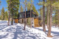 Modern Eco Retreat with Hot Tub and Views - B&B Truckee