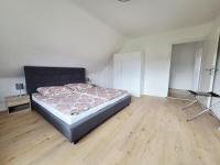 Apartamento de 2 dormitorios con balcón