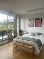 Dreamy Modern Oasis in the City - Bed and Breakfast