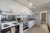 Enjoy the Waikiki Banyan with ocean fun, top amenities, and prime location! (11104) - Chambres d'hôtes Honolulu