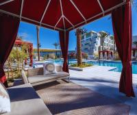 Casa Nube with Beach Club, Pickleball Court , Gym & Spa, Near Airport & Las Vegas Strip - Chambres d'hôtes Las Vegas