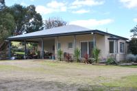 Back Valley Farmstay Bed and Breakfast - B&B