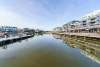 Vibrant Stay with Lakeside Charm in Kingston - Hosted by Canstay - B&B Kingston