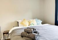 Toronto Deluxe Room-BEST LOCATION-FREE PARKING& WIFI - B&B Richmond Hill