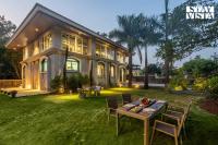 StayVista at The White Canopy with BBQ & Lawn - Bed and Breakfast