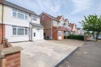 Newly Converted 2BDR 1BA APT in Hounslow - B&B Hounslow