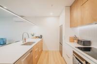 Modern 1BR Retreat with Bath & Laundry - Manchester - Ferienwohnung Christchurch