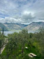 Camera Matrimoniale con Vista Lago