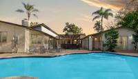 5 mins from Universal with Heated Pool, Spa, Golf & Pong - B&B