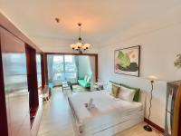 King Studio with Sofa Bed