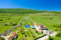 Villa Nature's Embrace - Heated Pool, Jacuzzi & Padel - B&B Drniš