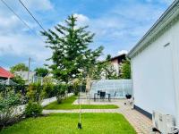 Villa in Vienna in perfect Situaton near VIC and Donau Park with Pool and private Garden sleeps 4 with 2 bedrooms, kitchen and livingroom and bath and private parking - Chambres d'hôtes Vienne