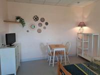 Le Lerry aux Pierres Bleues - Bed and Breakfast Surtainville