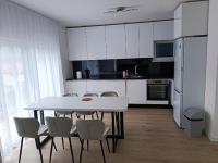 Appartement met 2 Slaapkamers en Uitzicht op de Rivier