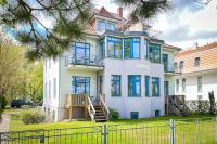 Villa Triton Wohnung 01 - Bed and Breakfast