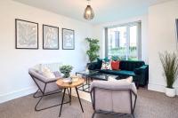 Kempthorne House by Truestays - NEW Entire House near Alton Towers - B&B Etruria