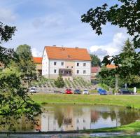 Ela Apartments Farní - B&B Skalná