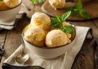 Metro Connected Homestay with Parkview - B&B Greater Noida