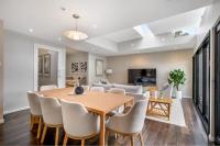 Beautiful home in Sandy Bay - Chambres d'hôtes Suntop