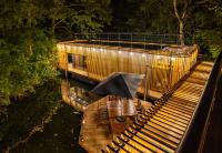 Water Hideout - Floating Luxury in Pure Wilderness - B&B Wysoka