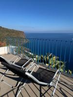 Villa Vista Mare a Filicudi - B&B