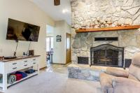 Holiday Island Family Home on 13th Green! - Ferienwohnung Eureka Springs