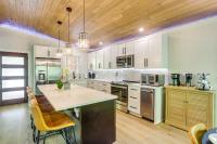 Lake Lanier Living! Spacious Home w/ Deck & Sauna - B&B Gainesville