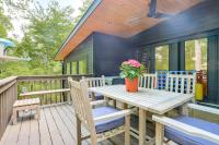 Lake Lanier Living! Spacious Home w/ Deck & Sauna - Bed and Breakfast Gainesville