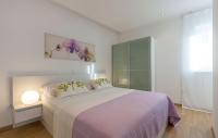 Appartement 2 Chambres avec Terrasse – Vue sur Piscine