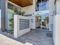 Comfy and Bright Apartment with HUGE Balcony! - B&B