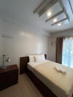 Kamer met Queensize Bed en Gedeelde Badkamer
