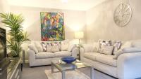 Spacious 4 Bedroom Home with Garden in Bedford - Bed and Breakfast
