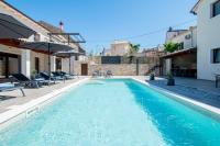 Modern Istrian Villa Sirola by Istrabook - B&B Valtura