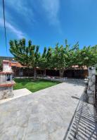 Platanes Apartments - B&B Skála Marión