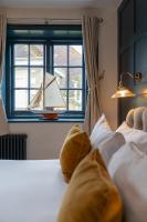 Zimmer mit Kingsize-Bett