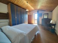 Deluxe Double Room (2 Adults + 1 Child)
