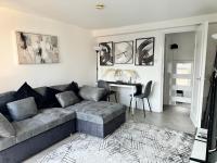 Hidden Modern Gem Zone 1! - B&B London
