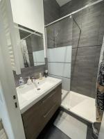 Chambre dans maison individuelle avec climatisation - Bed and Breakfast