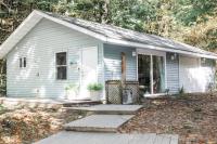 Open All Year! Sleeps 12-Cottage+Guest House - Chambres d'hôtes South Haven