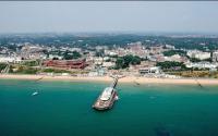 2 bed apartment, walk to beach, parking, high speed wifi - B&B Bournemouth
