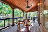 Walk to Restaurants Hot Tub Haven in Broken Bow! - Chambres d’hôtes