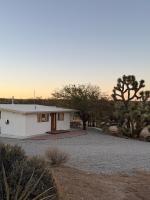 Casa Nova Romantic Desert Escape - B&B Yucca Valley