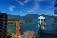 Live the Coal Harbour Dream Spacious 2-Bedroom with Breathtaking Water and Mountain Scenery - B&B