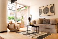 New Apt w private Jacuzzi & AC - Bed and Breakfast Medellín