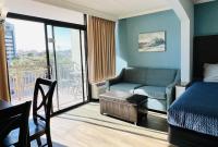 *SEE THE WAVES FROM YOUR BIG BALCONY*Great Pools, Hot Tubs*H34 - Chambres d'hôtes Myrtle Beach