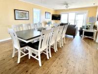 OCEANFRONT HOUSE ON THE SAND 2 Kings 4br 4ba 3rd Floor of Triplex SLEEP 12 PGP3 - Chambres d'hôtes Myrtle Beach