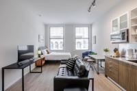 CozySuites Sky Central Rooftop Pool #12 - B&B